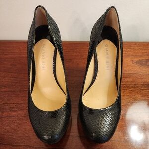 Gianni Bini Lizzie Wedge 6.5